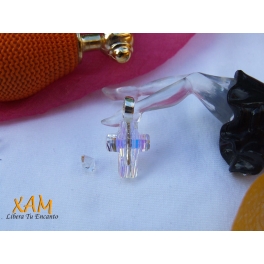 Cruz en plata y baño de rodio creada con Crystales de Swarovski® Cruz en plata y baño de rodio creada con Crystales de Swarovski®